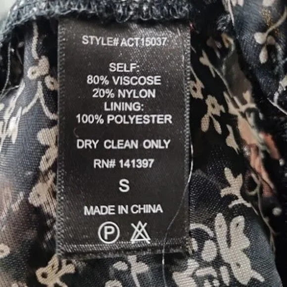 ASTR the label Velvet Burnout Shawna Abstract Velvet Cropped Sheer Floral Top S - Picture 11 of 12